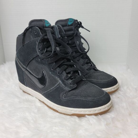 Nike Dunk Sky High Essential Women's Sneaker Size 8.5 Wedge Platform Black Suede - Picture 1 of 10
